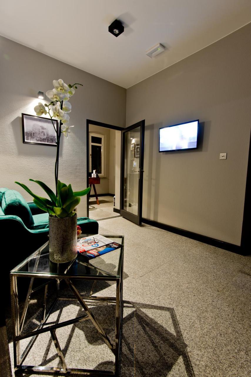 ז'ארי Apartsuites I Sorau מראה חיצוני תמונה The waiting room at a dental practice